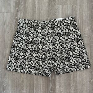 Zara Smart Short Flower Print Size XL
